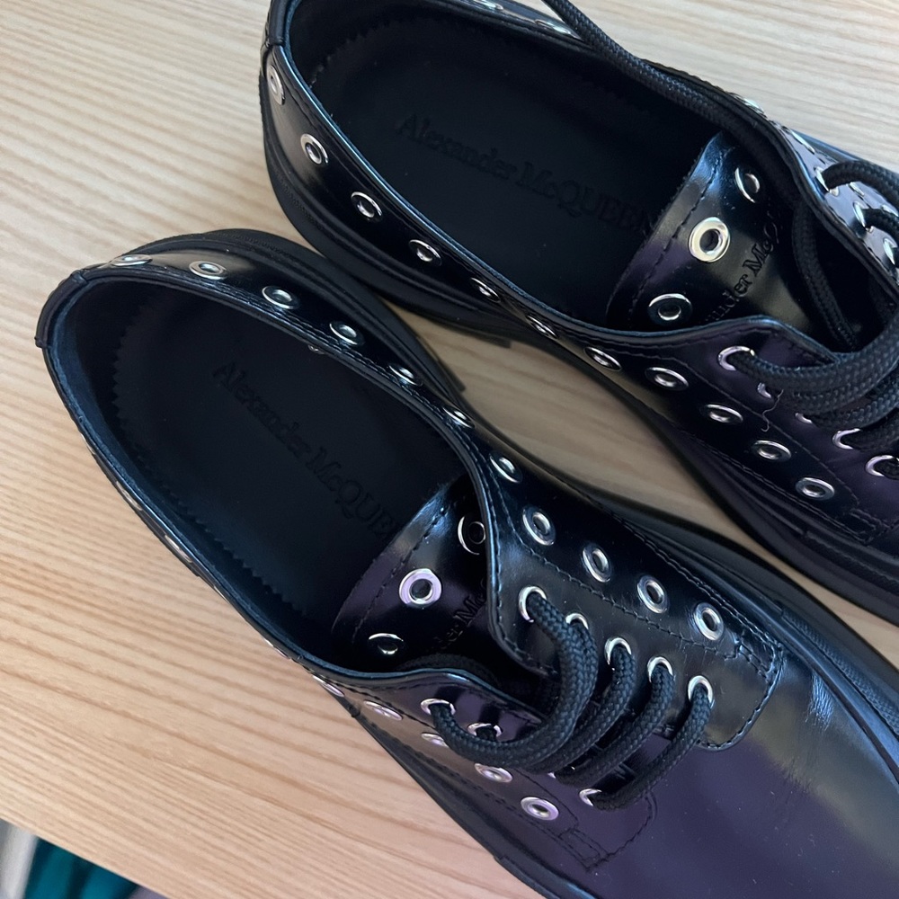 Alexander McQueen Studded Grommet Lace-Up Brogues Shoes 40E - Picture 6 of 7